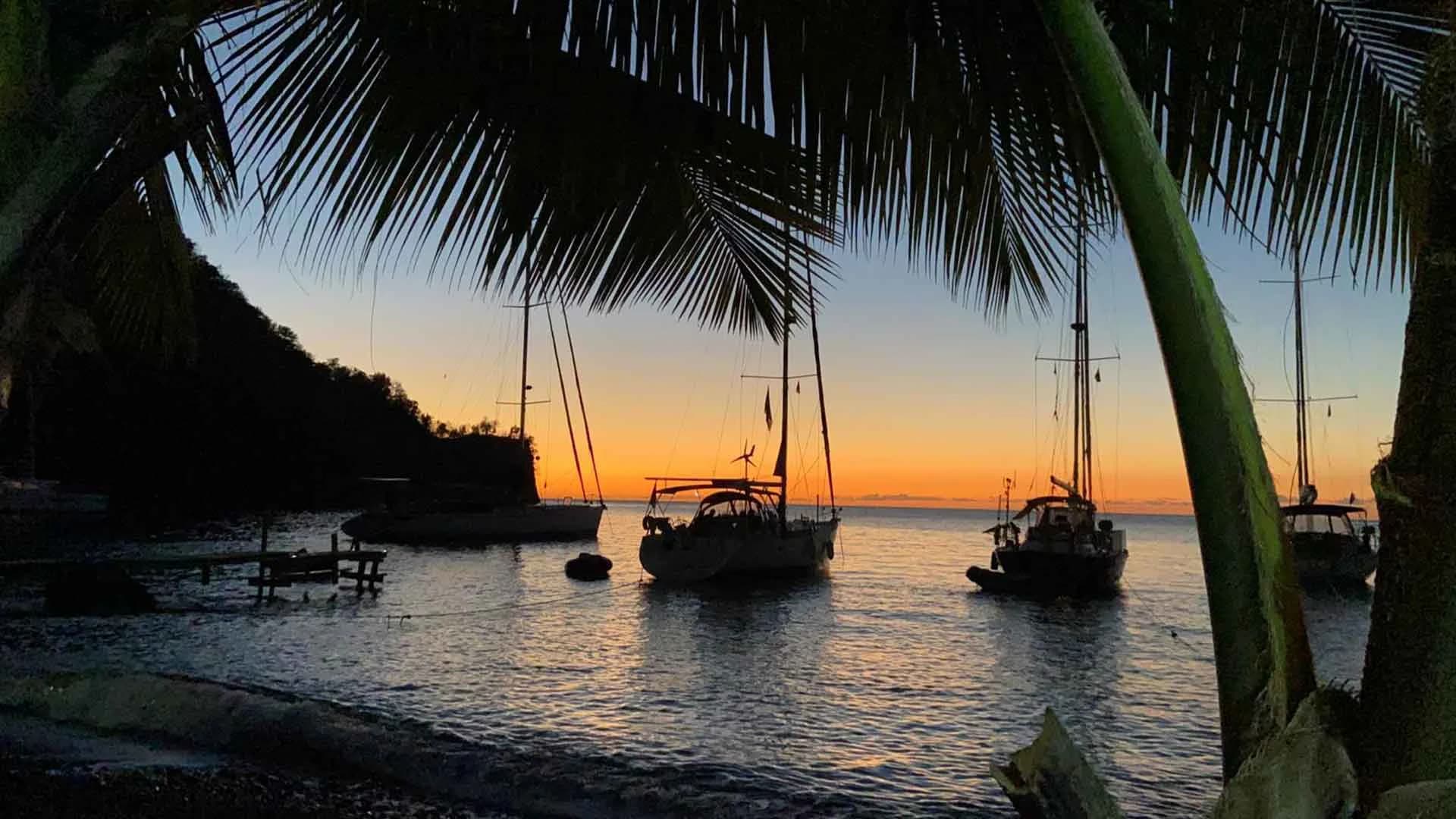Noël et Nouvel An à bord d’un voilier aux Antilles : célébrer les fêtes autrement