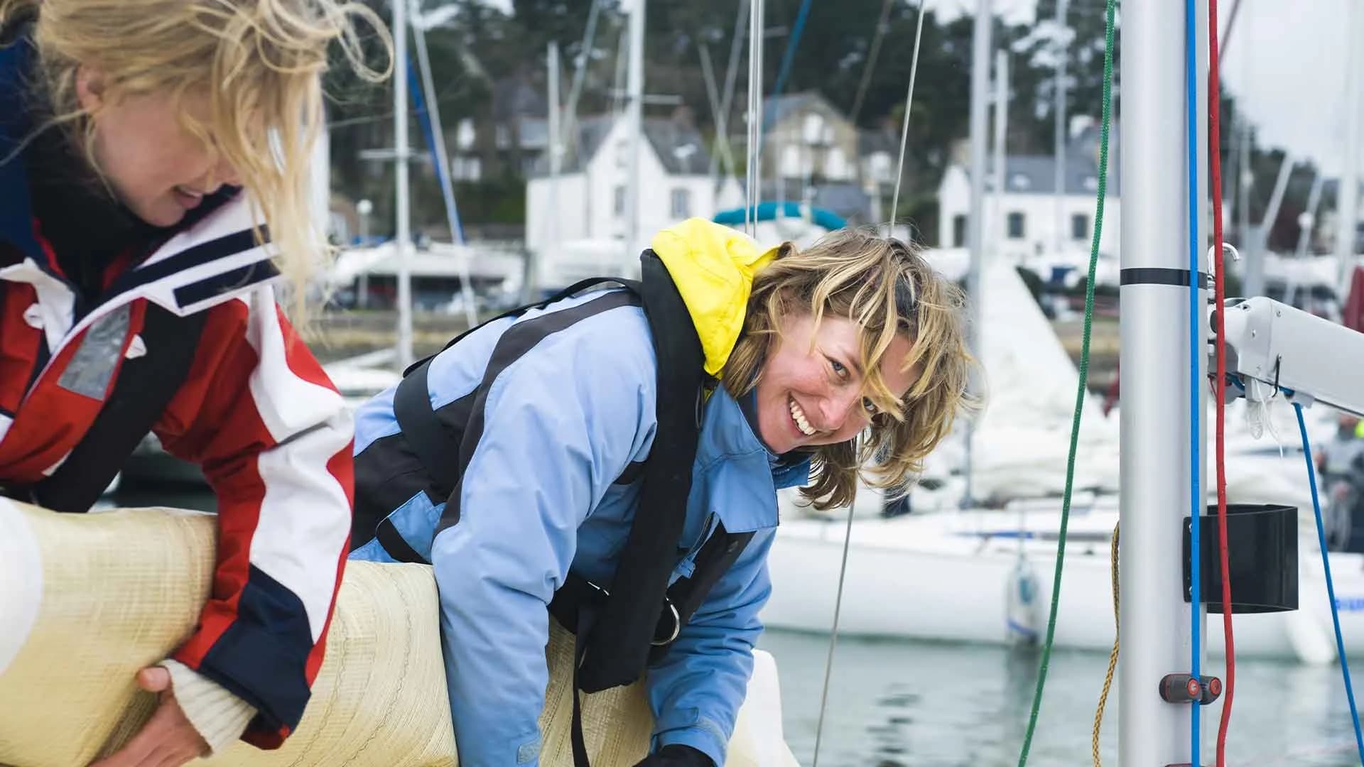 Guide complet : comment choisir son premier stage en voilier