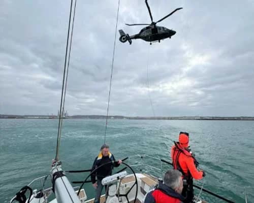 Exercice d'hélitreuillage pour les Guides du Grand Large